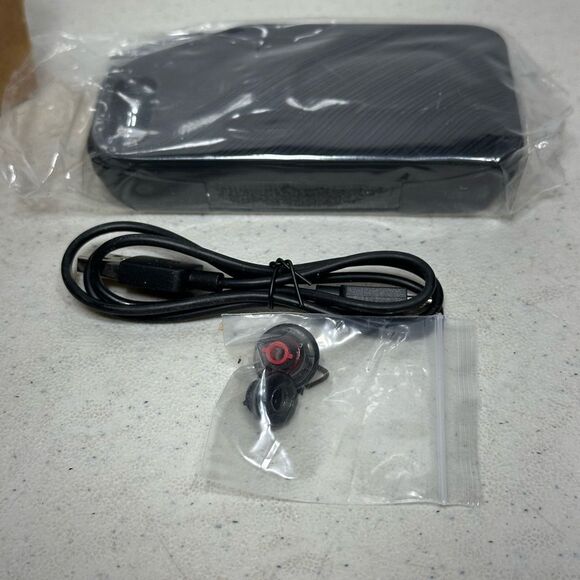 Plantronics Voyager 5200 UC Bluetooth Headset - Picture 3 of 3